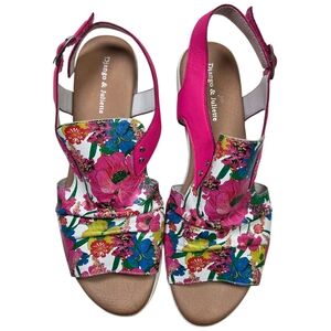 Django & Juliette Pink Floral Wedge Peep Toe Sandals Size 9.5